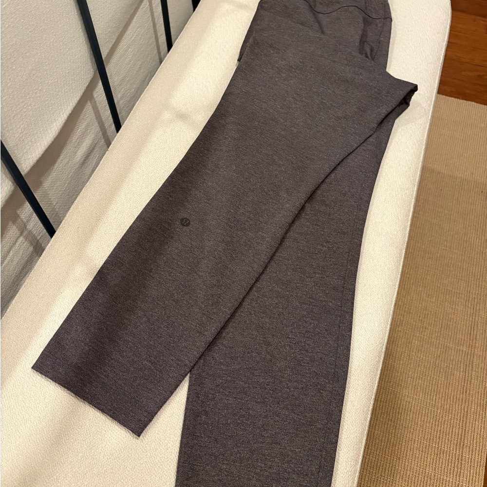 Lululemon On The Fly Pant: Size 6 - Picture 7 of 12